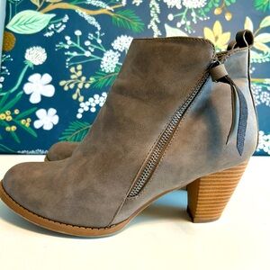 Grey Booties Size 9 GUC
